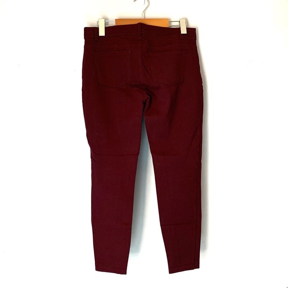 Maurices Burgundy Ladies Size Medium Jeggings - Picture 2 of 10